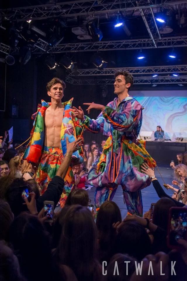 CATWALK18 — photograph 12 of 44