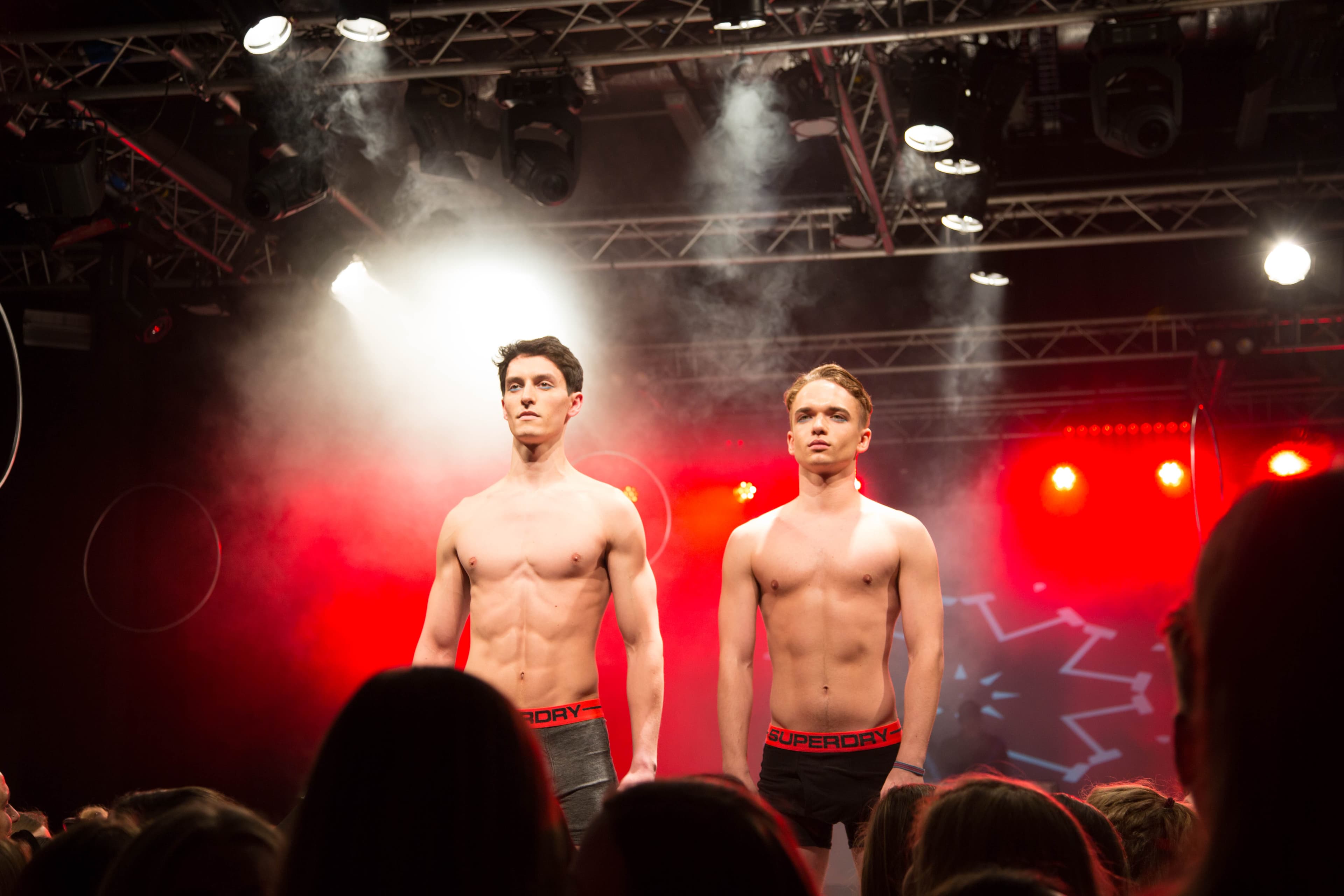 CATWALK19 — photograph 6 of 34