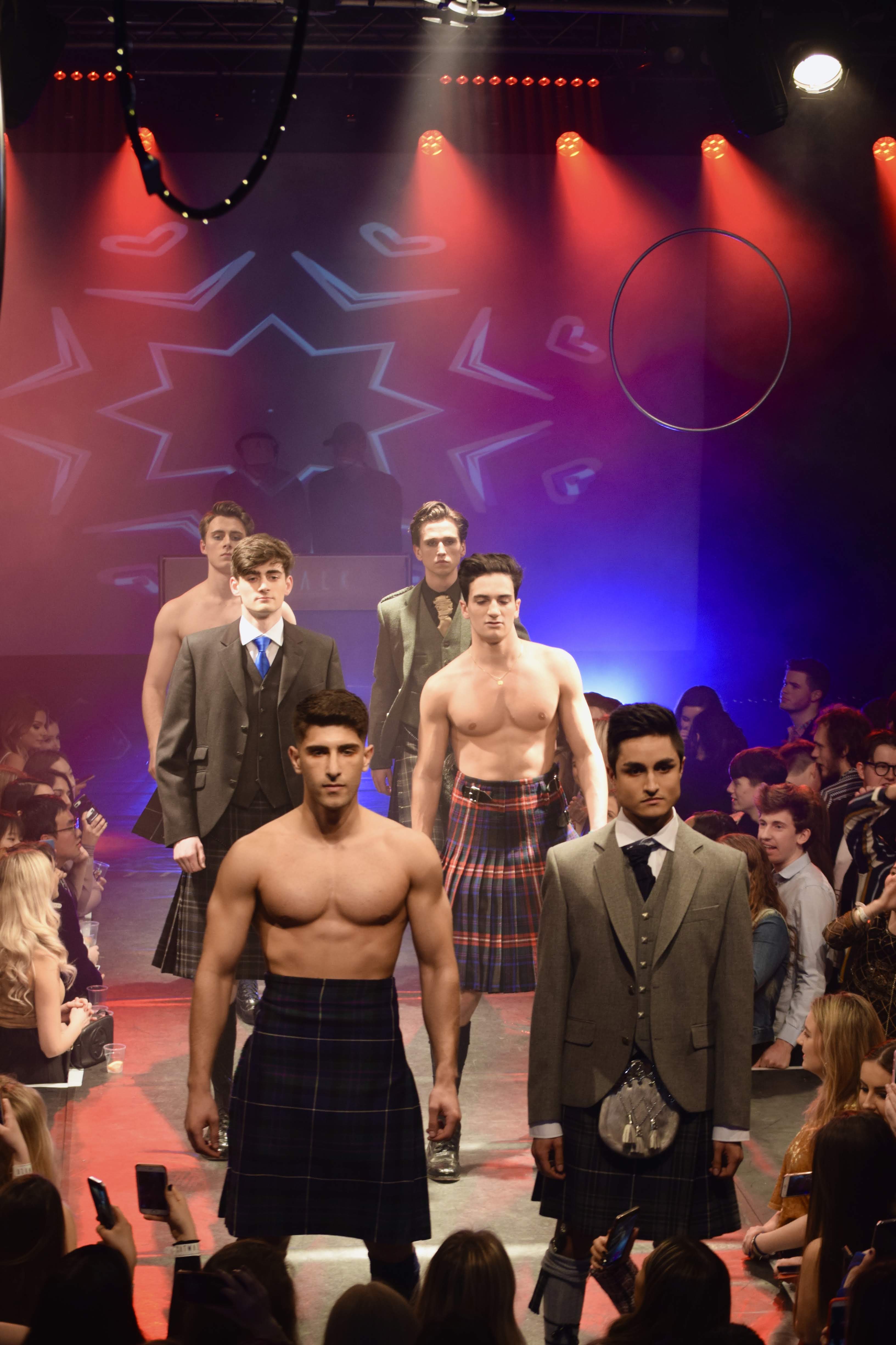 CATWALK19 — photograph 14 of 34