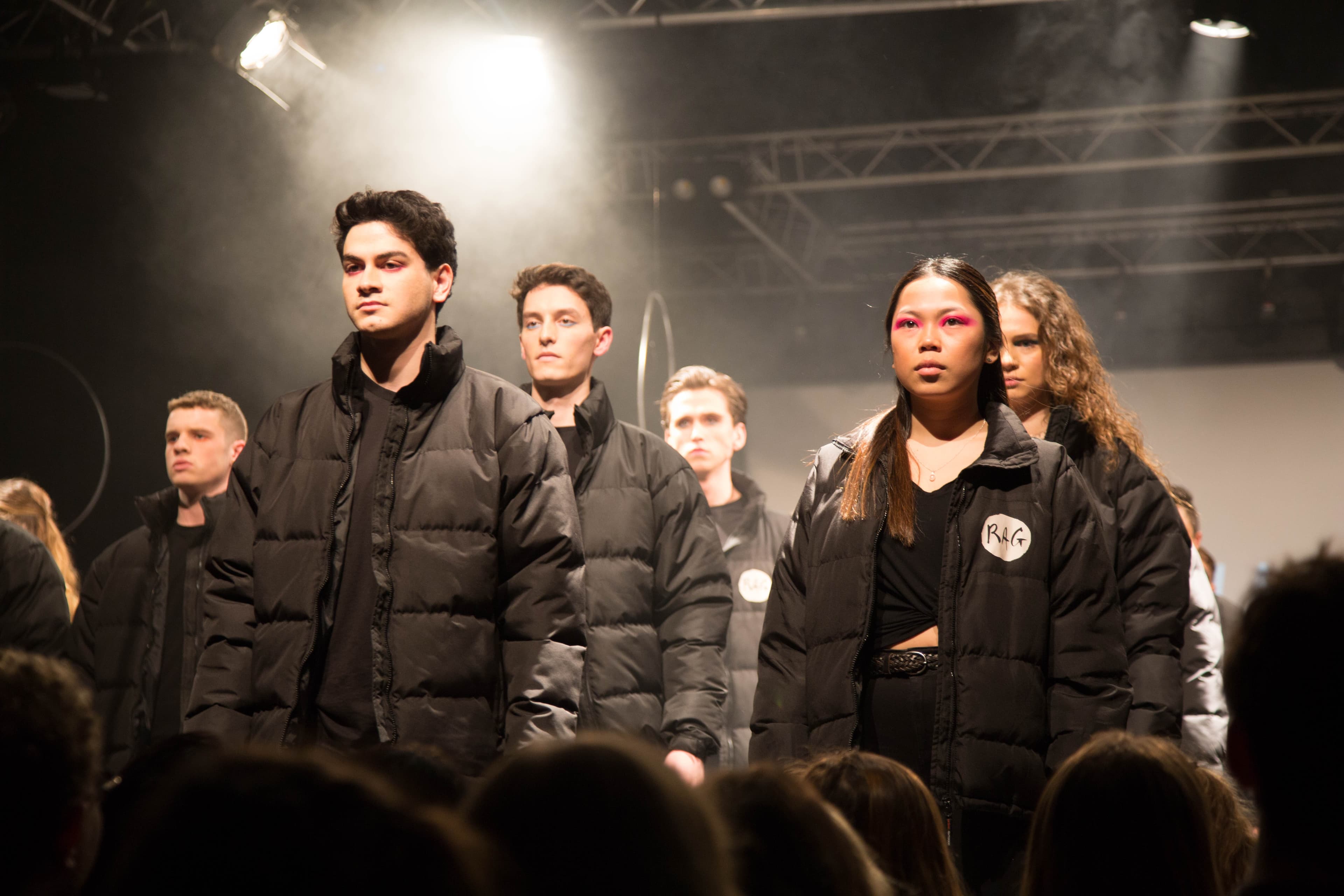 CATWALK19 — photograph 15 of 34