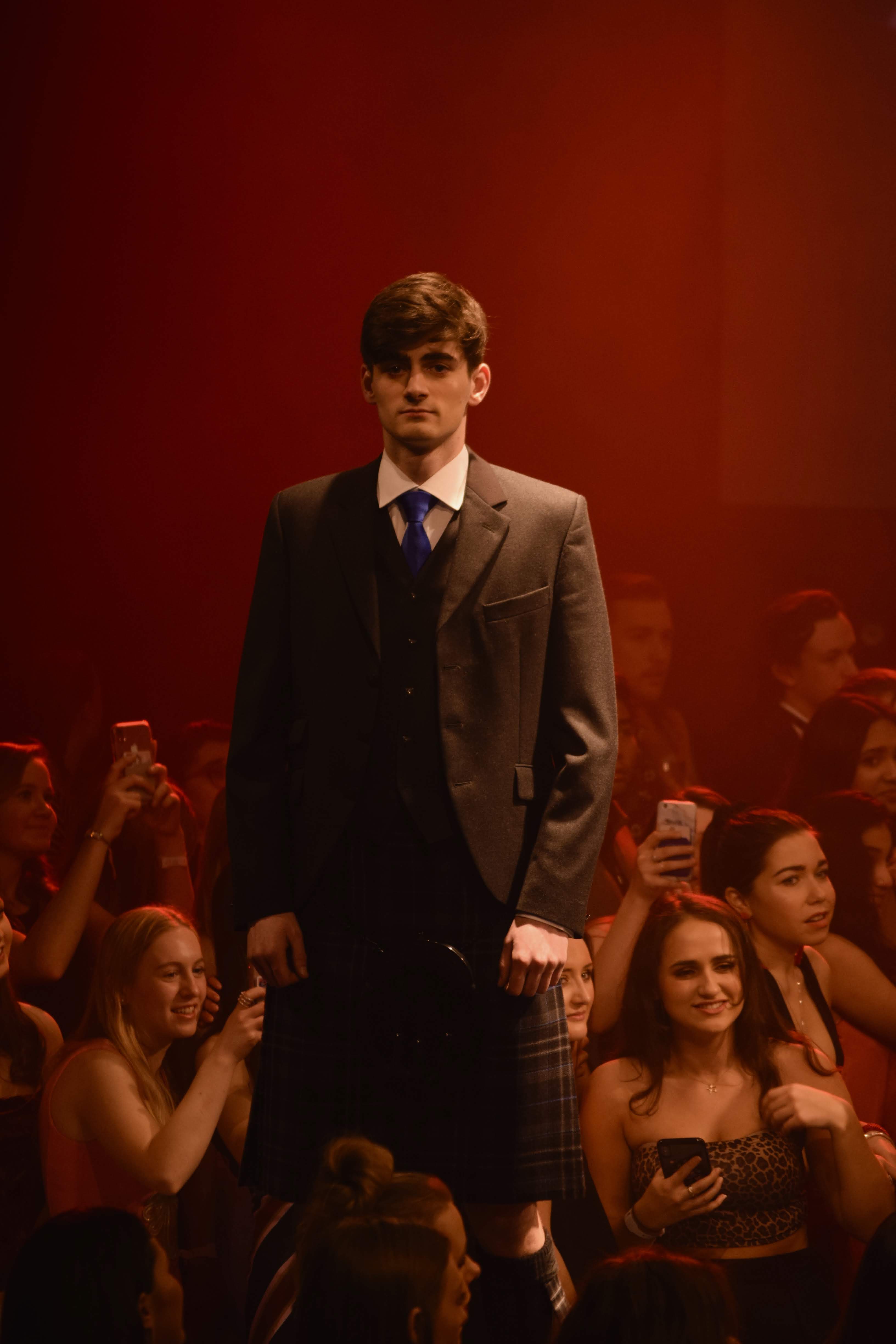 CATWALK19 — photograph 19 of 34
