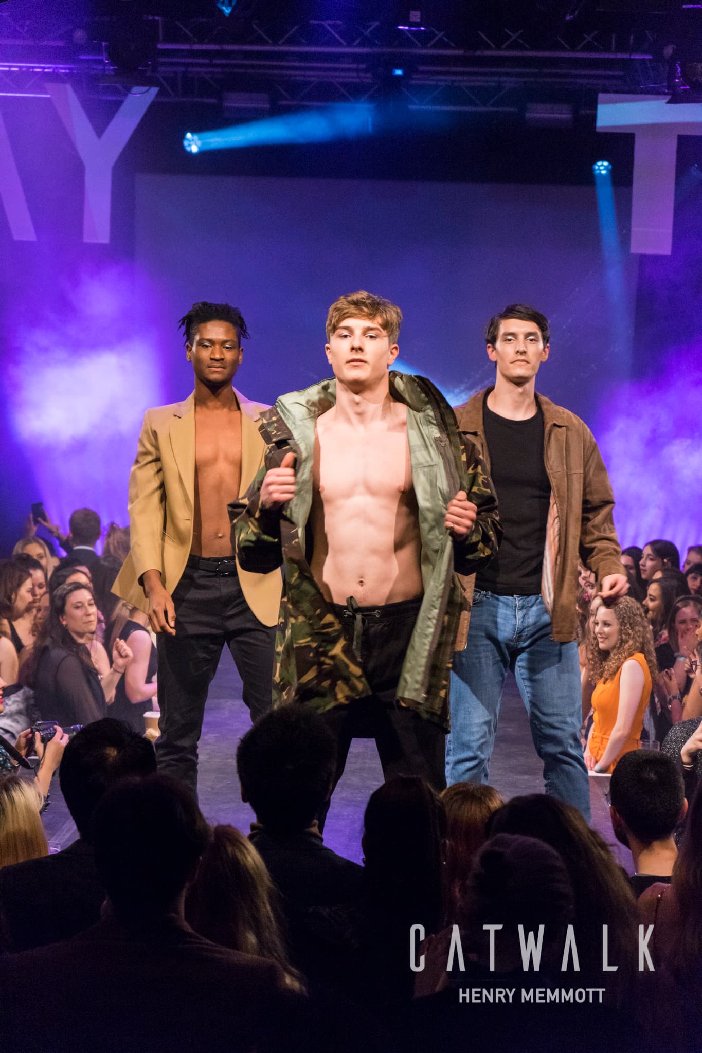 CATWALK20 — photograph 24 of 34