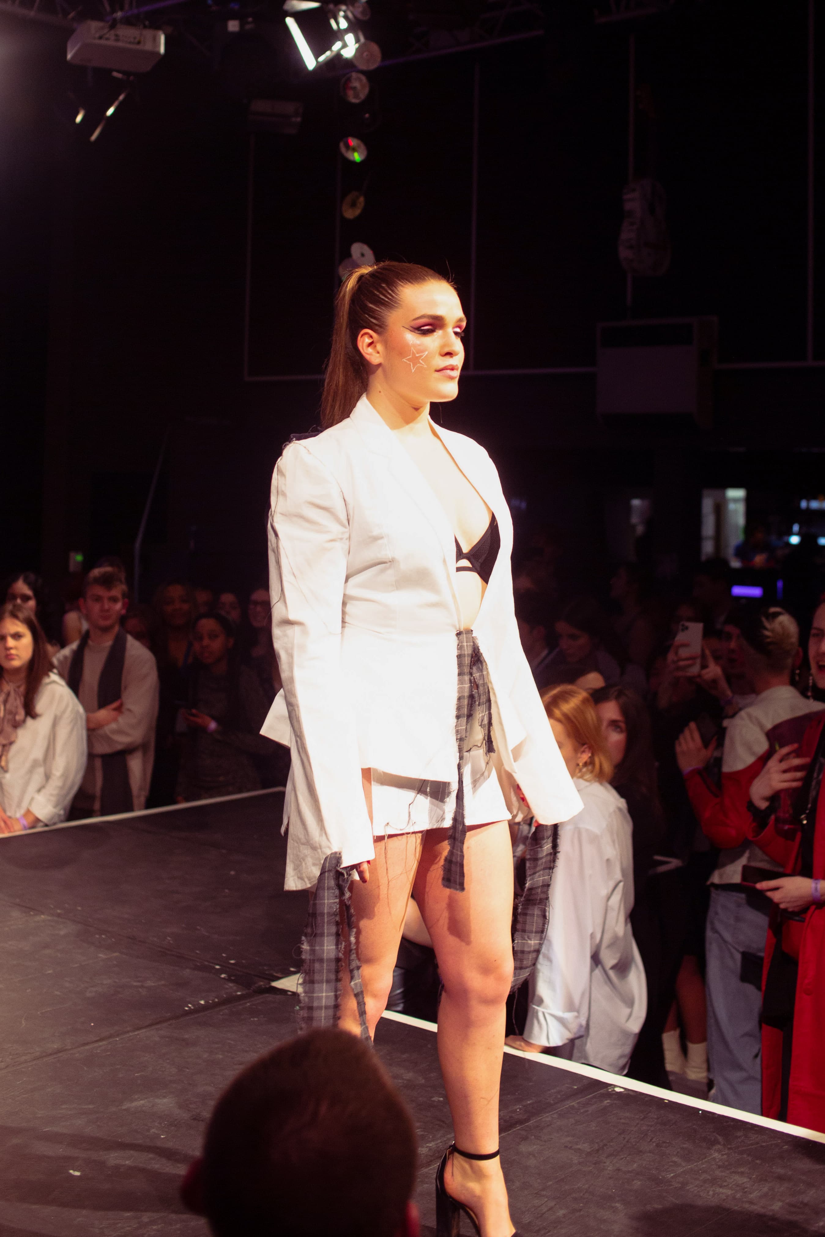 CATWALK24 — photograph 43 of 345