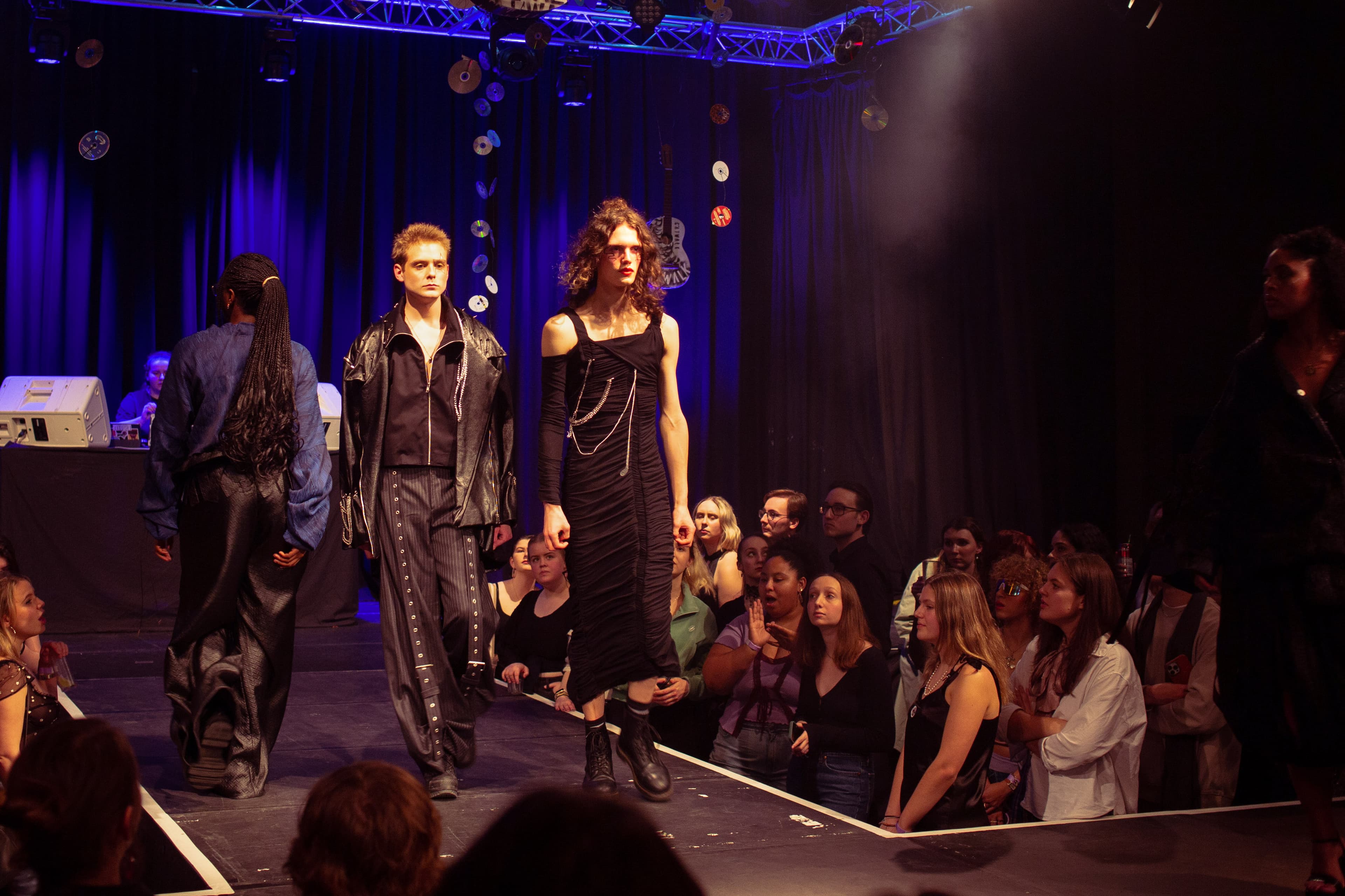 CATWALK24 — photograph 45 of 345