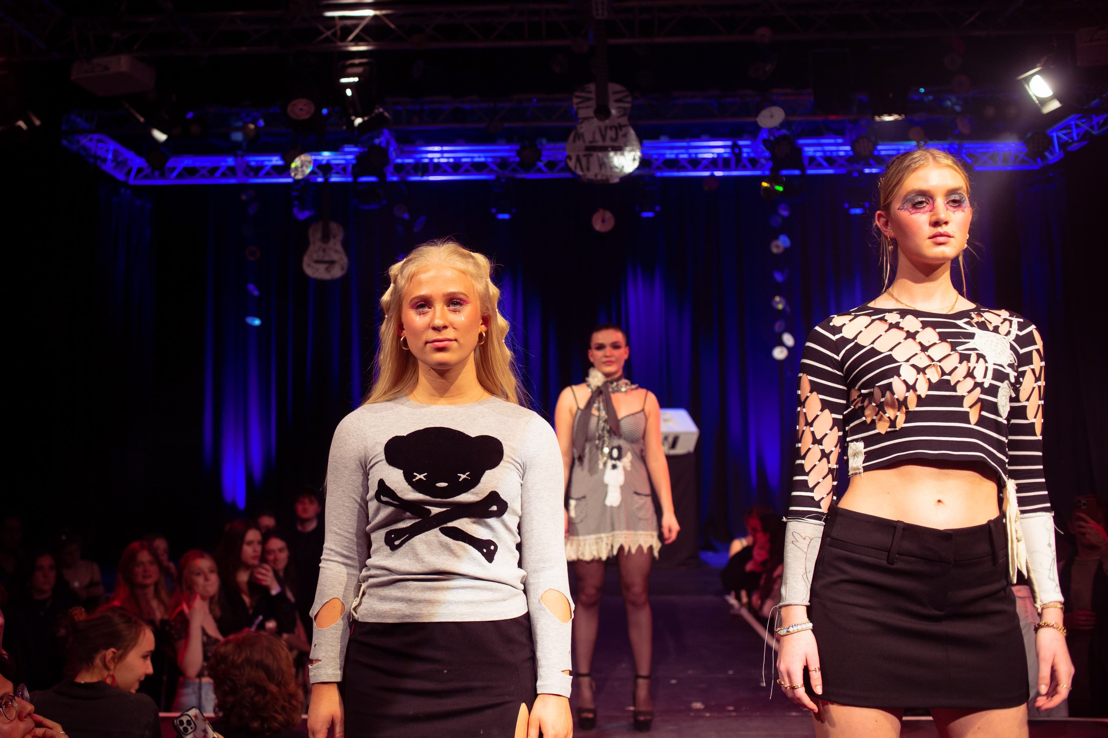 CATWALK24 — photograph 56 of 345