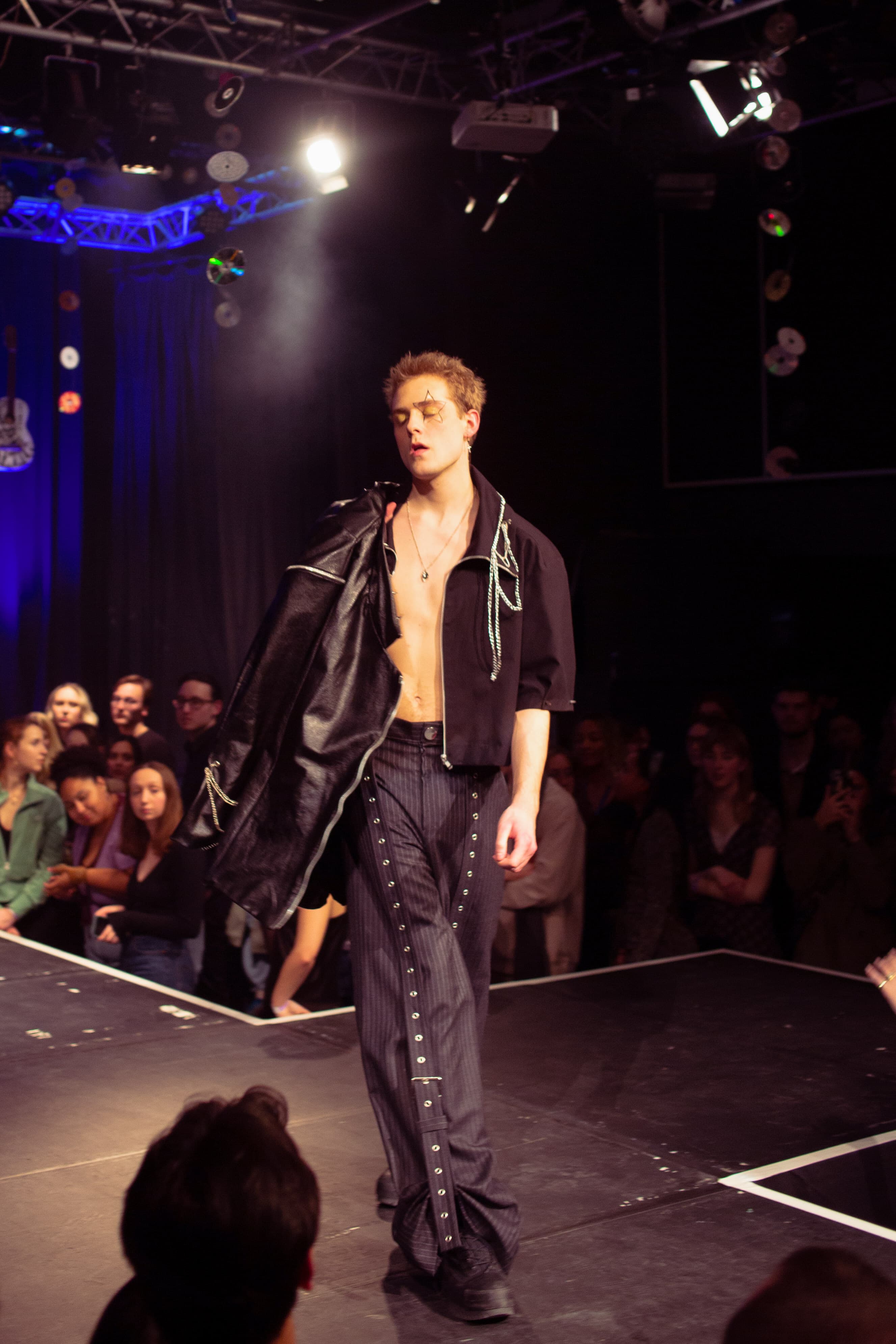 CATWALK24 — photograph 70 of 345