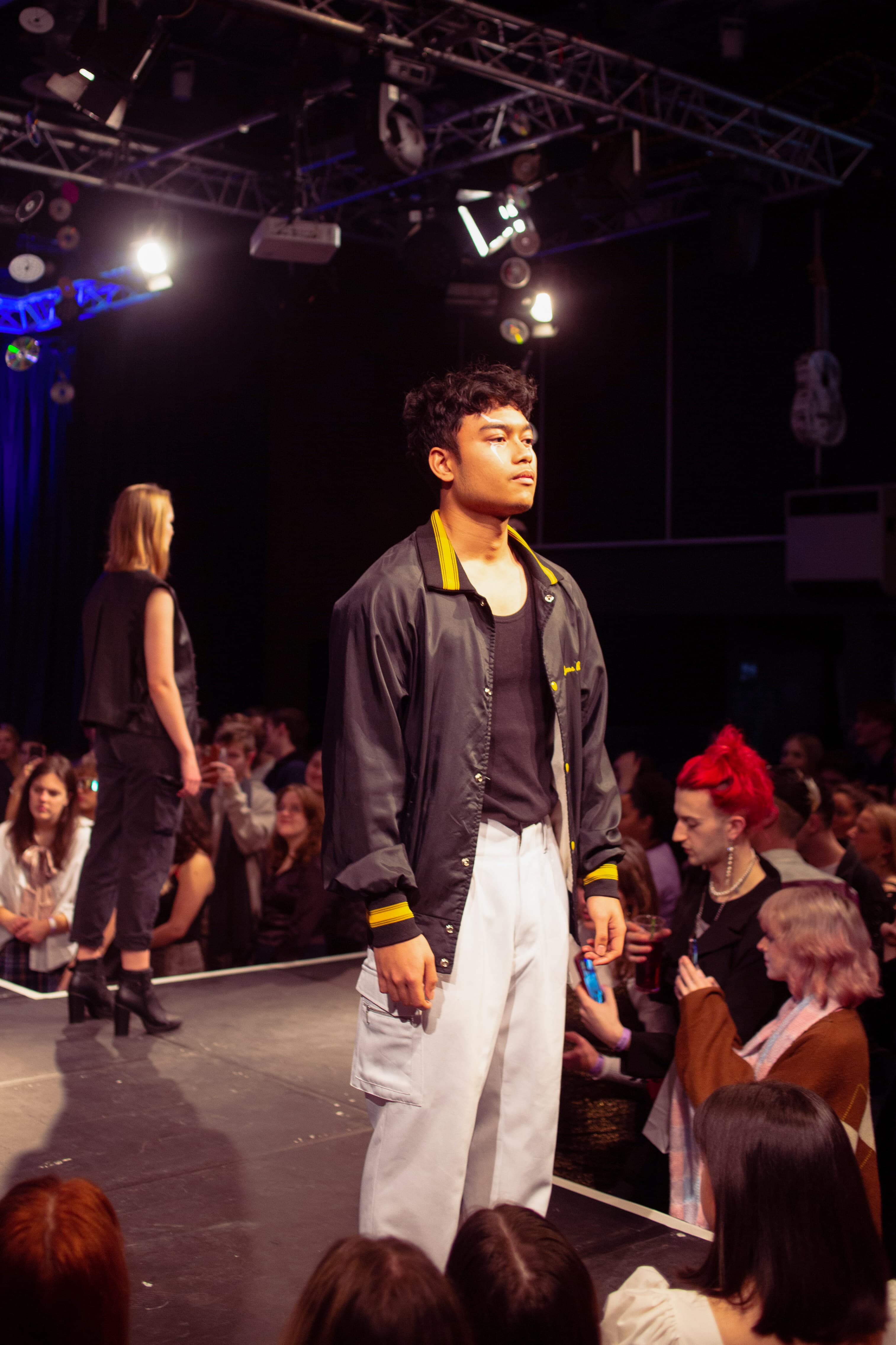 CATWALK24 — photograph 72 of 345