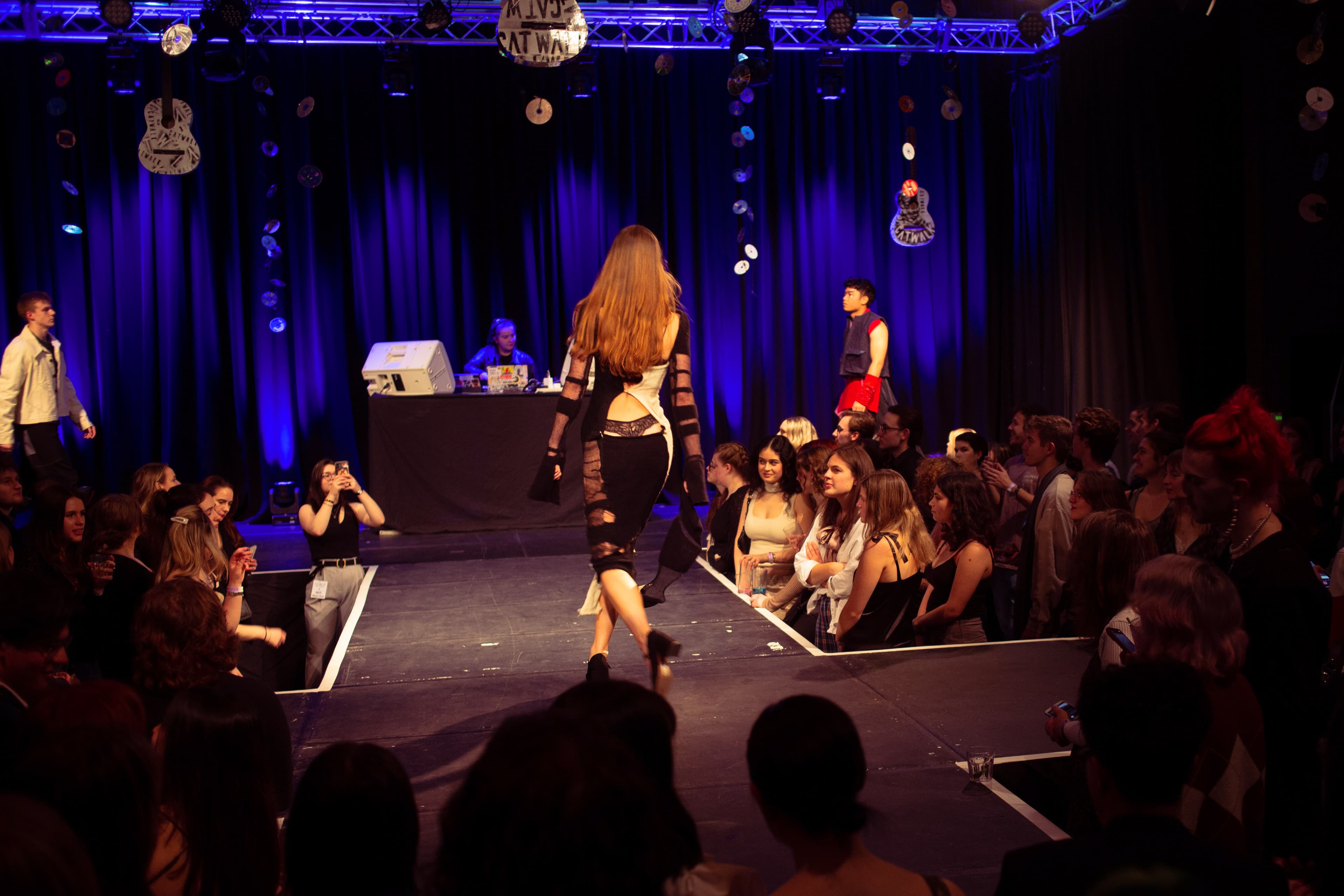 CATWALK24 — photograph 109 of 345