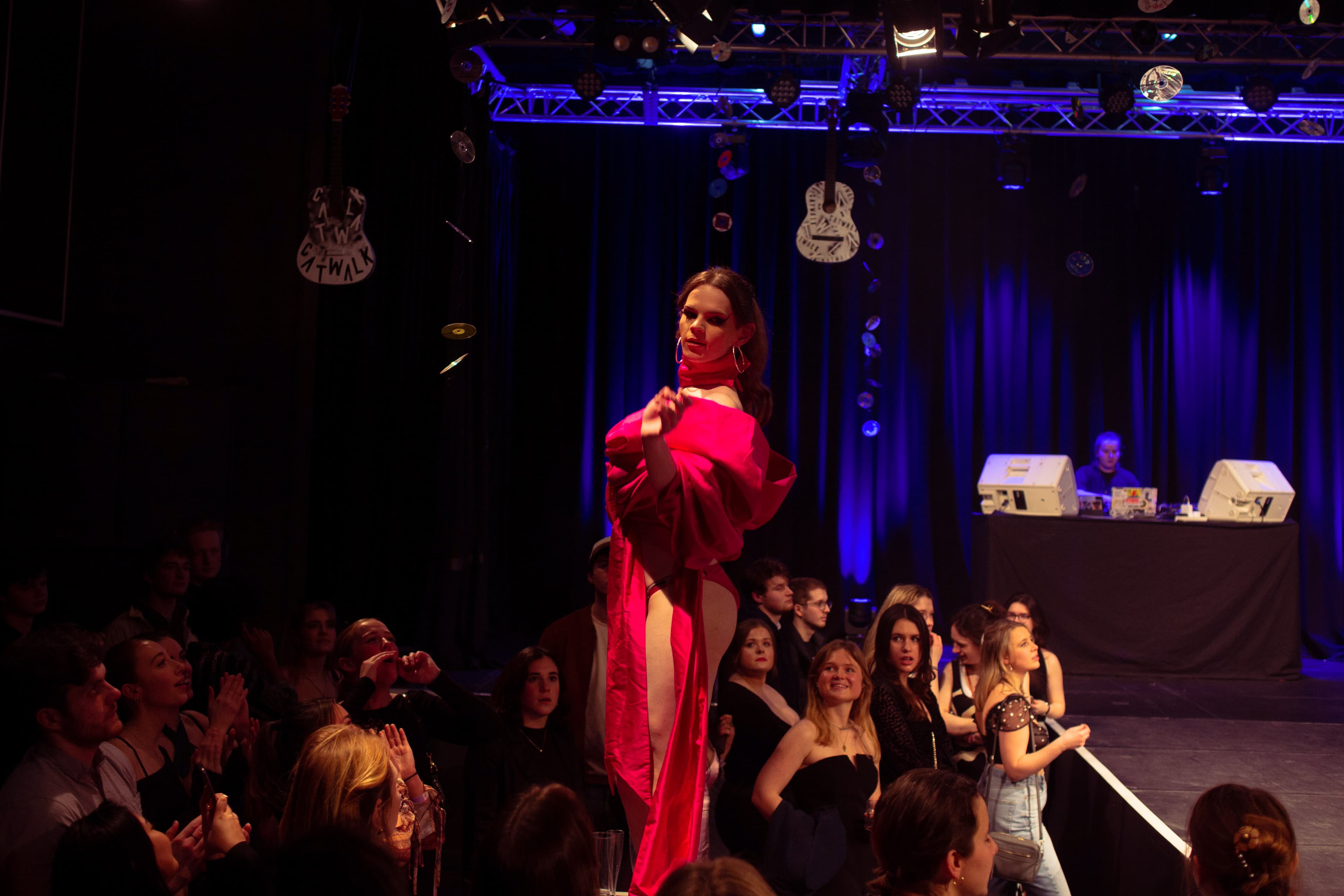 CATWALK24 — photograph 154 of 345