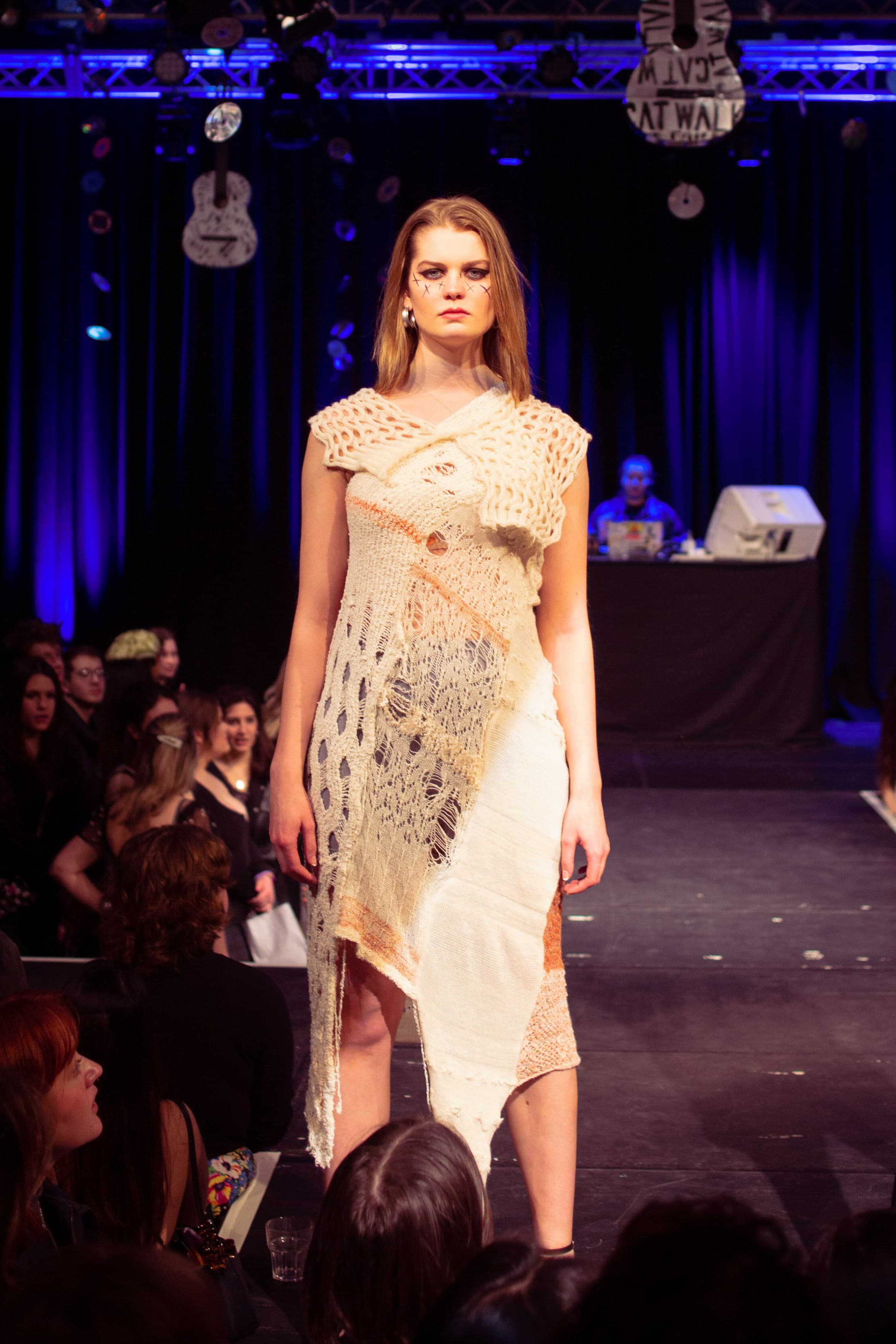 CATWALK24 — photograph 173 of 345