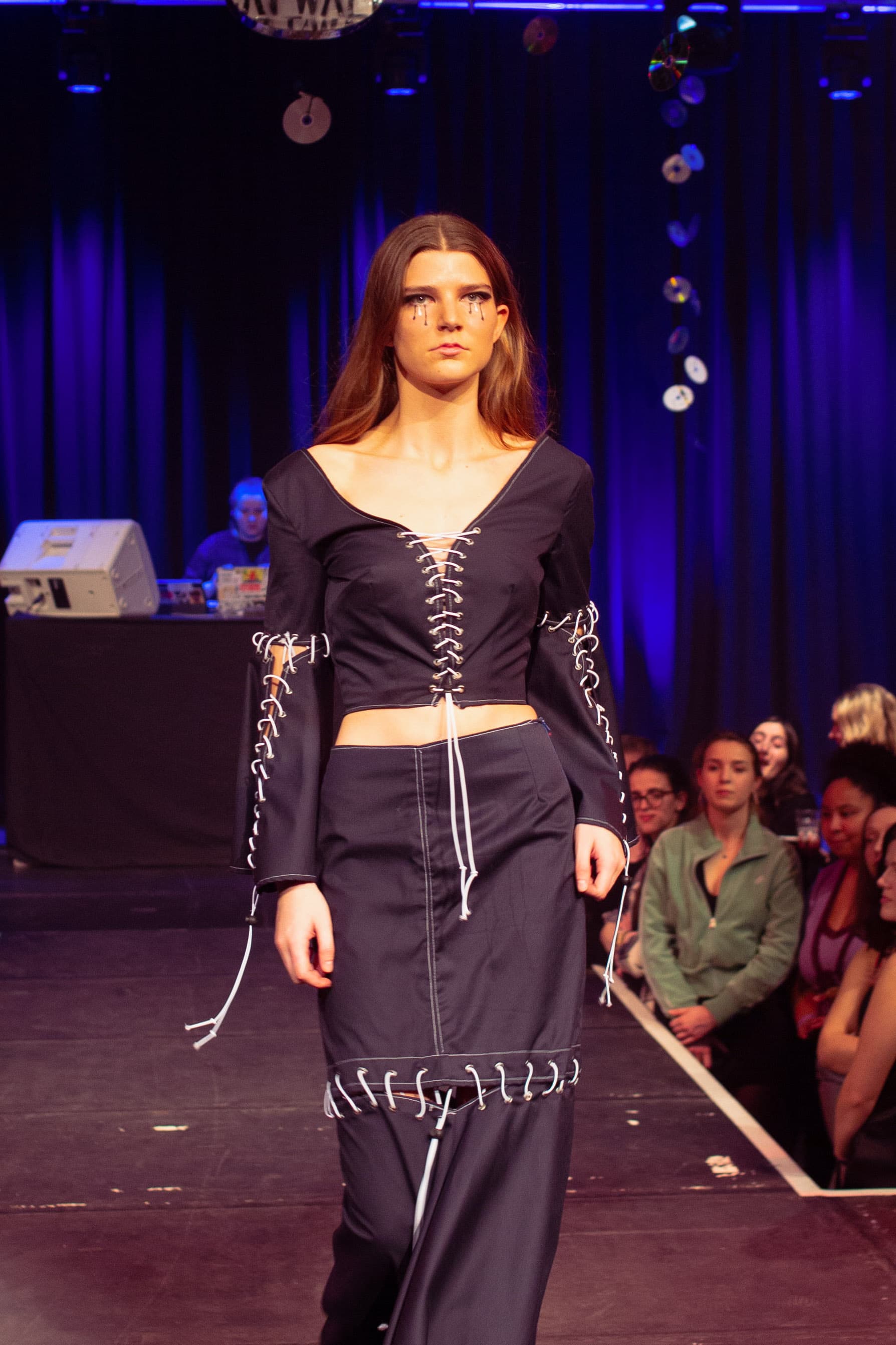 CATWALK24 — photograph 210 of 345