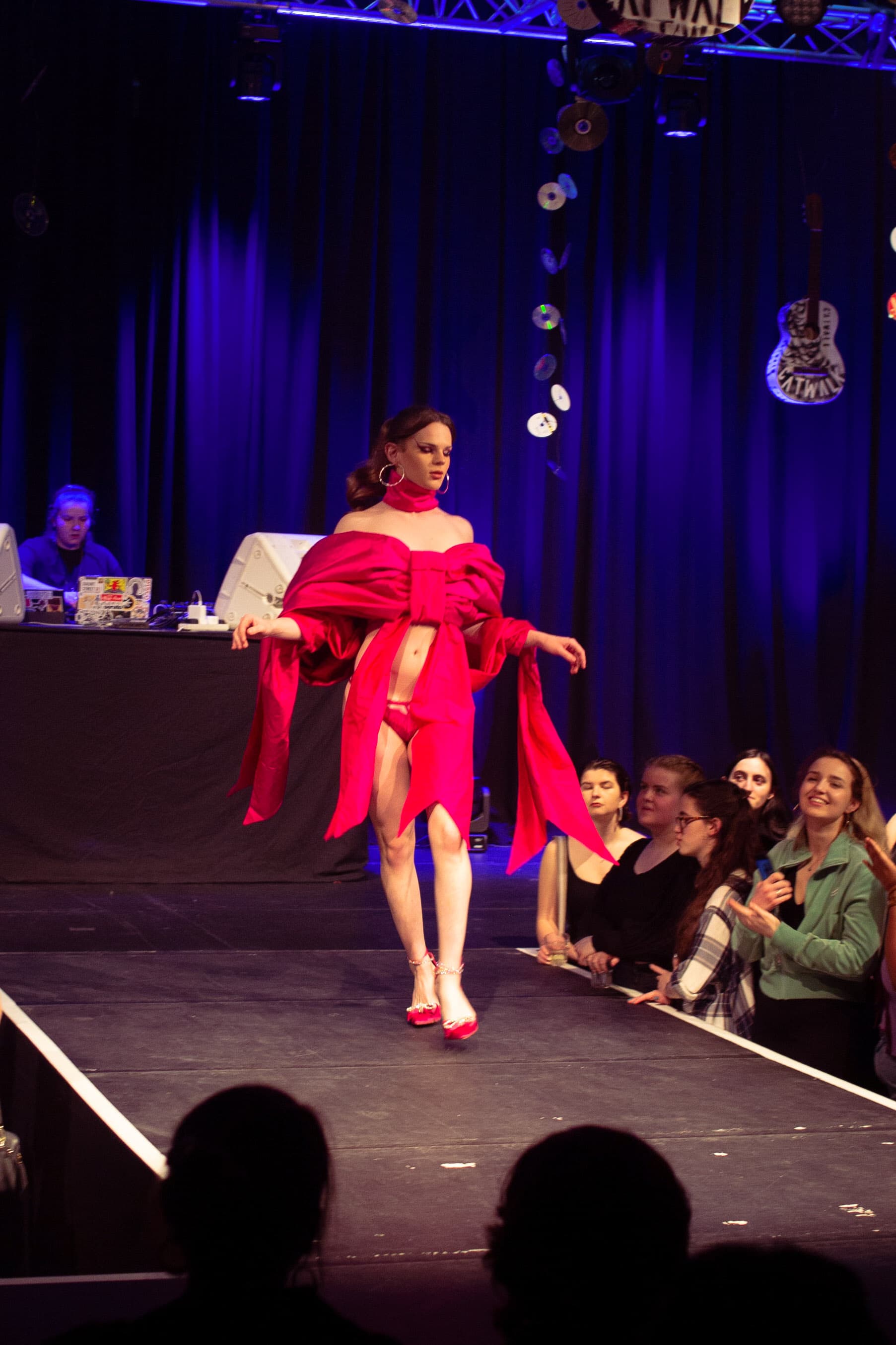 CATWALK24 — photograph 211 of 345
