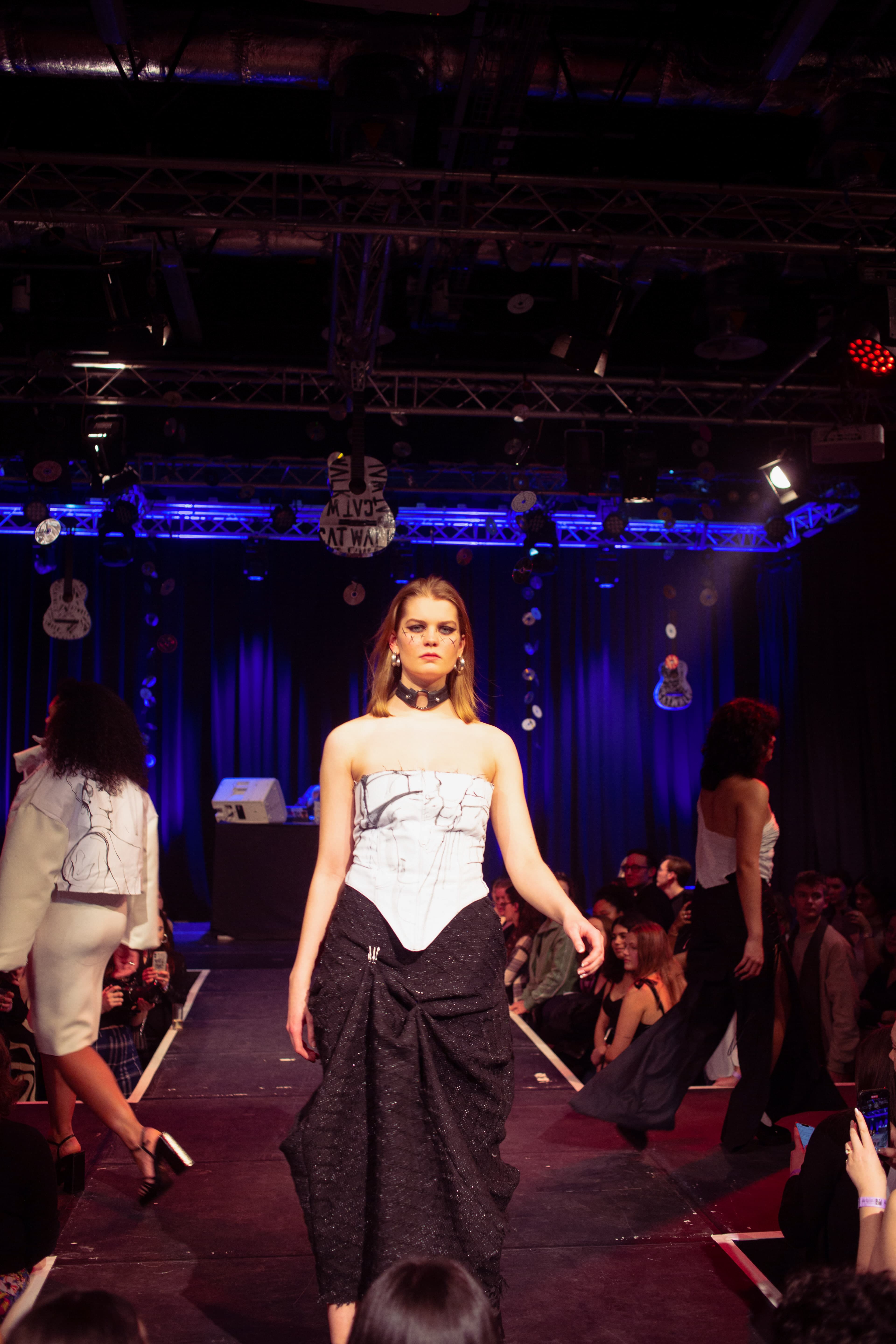 CATWALK24 — photograph 318 of 345