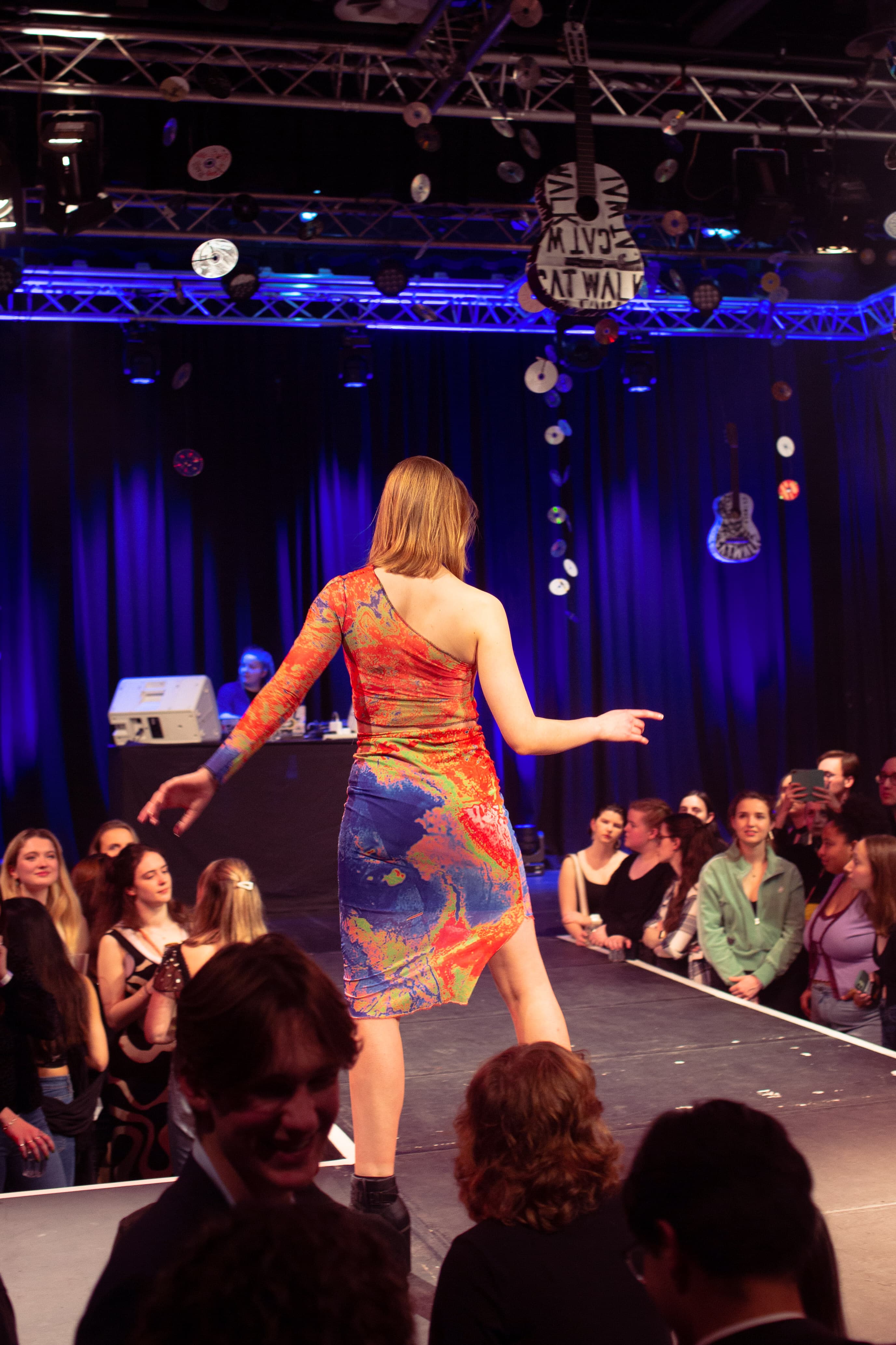 CATWALK24 — photograph 323 of 345