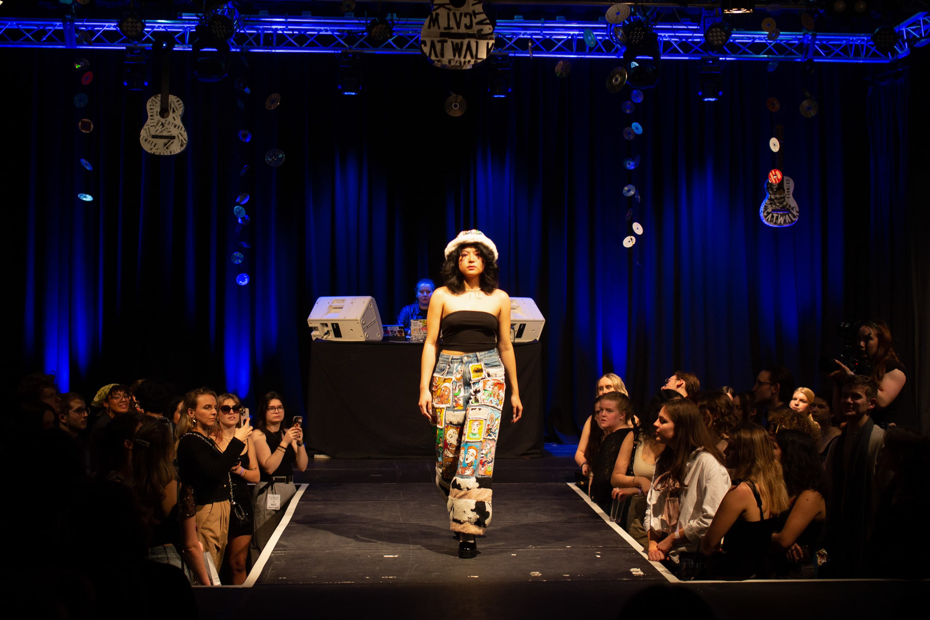 CATWALK24 — photograph 339 of 345